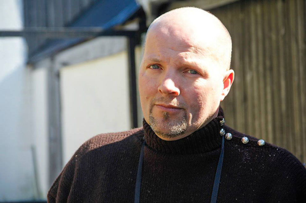 Símun Gullaksen, stjóri í Jarðum